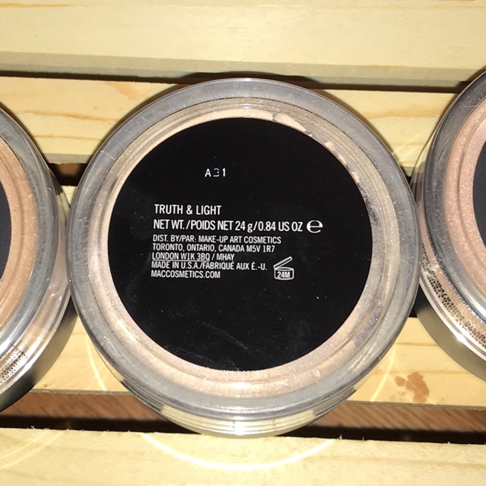 3 Authentic MAC ❤️💁🏻 - Picture 3 of 8